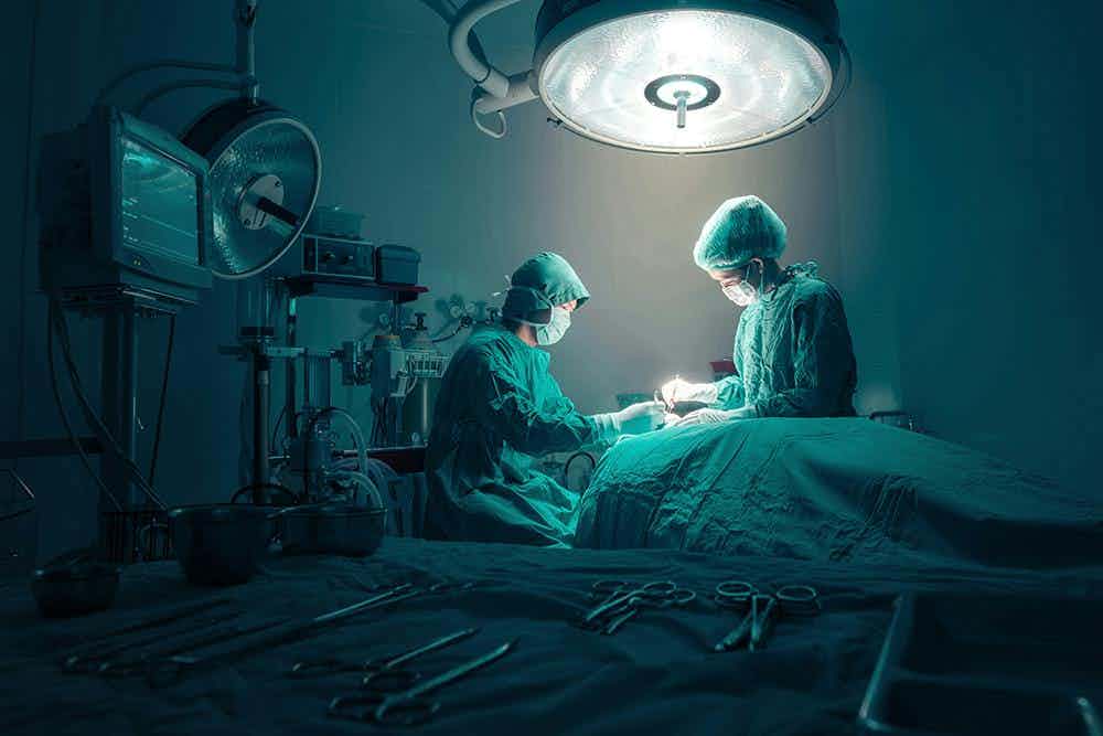Two surgeons in the operating room