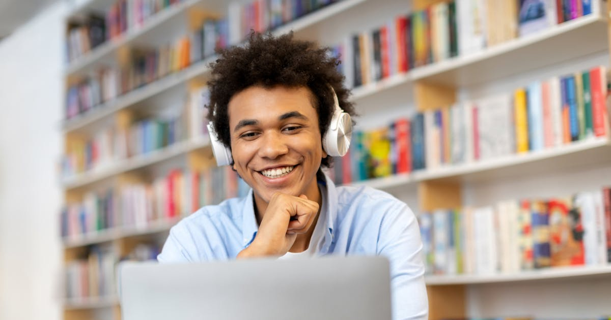 Discover Online Summer Courses Available at 10 Top Universities